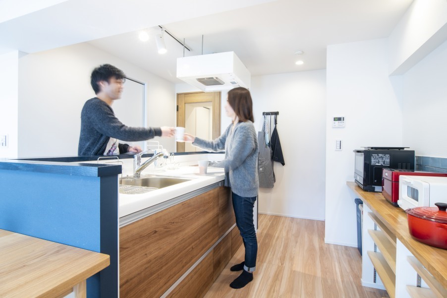 アイランドキッチンの施工事例9選！おしゃれで使いやすい間取りのコツ マイリノジャーナル