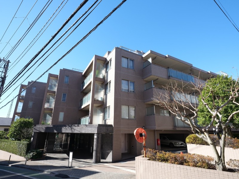 「大手町」「東京」へ直通アクセス！日常を豊かに彩る3駅3路線利用可能。「新大塚」駅前を中心に毎日の暮らしに便利な施設も充実しています。