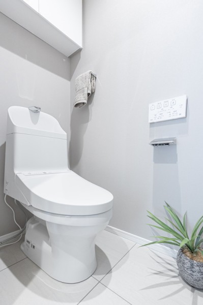 優れた節水効果や汚れが付きにくい便座など、ほしかった機能が揃ったウォシュレット一体型トイレです。