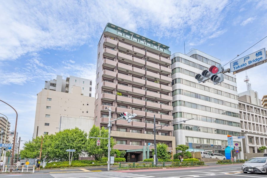 ４路線５駅が利用できる利便性に長けている立地も魅力♪周辺にはスーパーや商業施設が豊富ながらも公園や神田川沿いの桜も楽しめるまさに快適な住環境です。