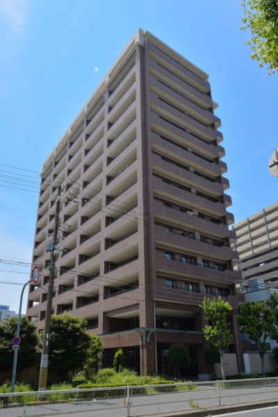 .地下鉄・阪神線・東西線・環状線と4沿線利用可能な便利な立地です！毎日の通勤・通学も快適です。近隣にはお買い物施設や飲食店もありますので便利です。ペットも飼育可能です（規約細則あり）