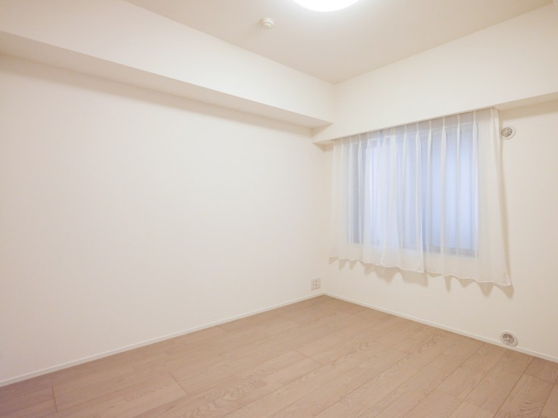 サービスルーム(納戸)は過ぎゆく時間をのびやかに感じ、リラックスできる居住空間です。