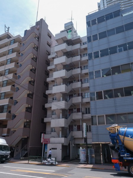 2駅4路線が利用可！令和2年玄関ドア交換済み◎周辺にはスーパーやコンビニ、郵便局など生活利便施設が揃い、運河沿いには公園や緑地が多いので都心でありながらも緑豊かな住環境です
