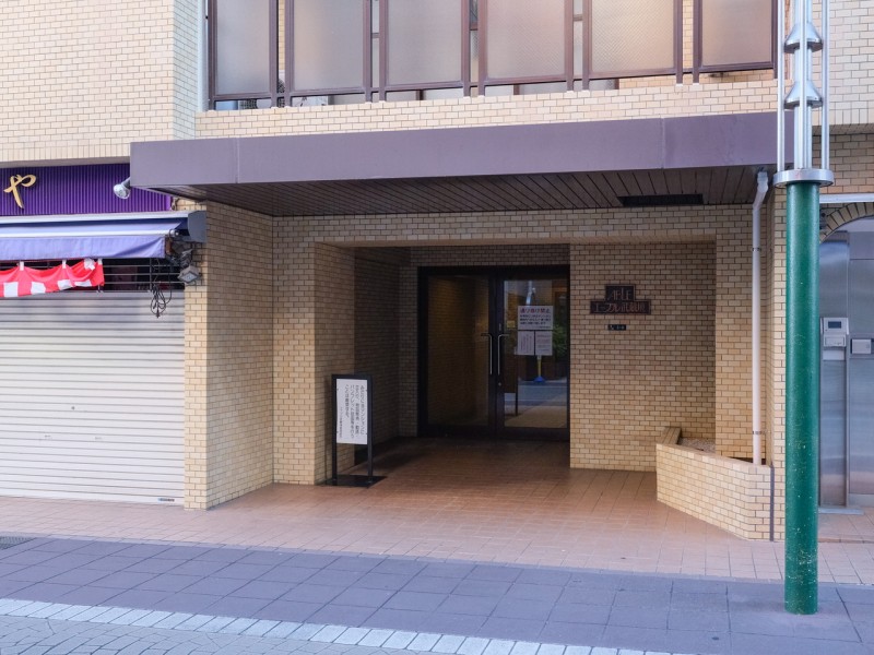 時の流れと共に魅力が深まり、住まう方が大切に紡いできたマンションです。共用部は令和4年に大規模修繕工事実施済み。定期的に修繕工事を行っており管理体制良好です。