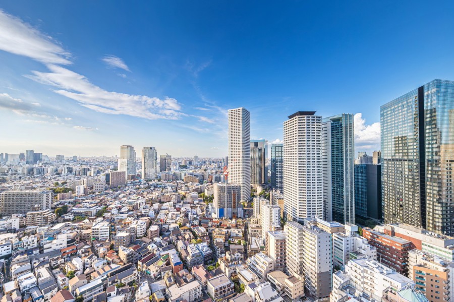 タワーレジデンスで叶える開放感のある暮らし。遠くまで青々と広がる大空や、高層ビル群の都市美を掌中に収めながら、洗練された暮らしを実現できそうです。