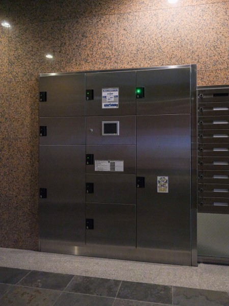 ◆宅配ボックス◆24時間いつでも荷物を受け取ることができるので、配達時間を気にせず過ごすことができます。対面での接触機会を最小限にでき、ウイルス対策の観点からも人気の設備です。