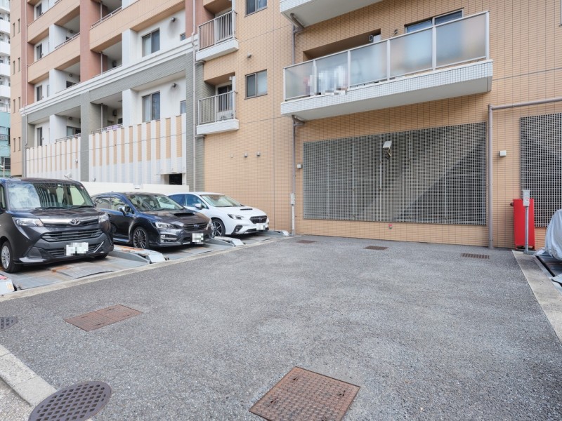 ◆駐車場◆ショッピングや旅行、レジャーが気軽に楽しめる駐車場を完備しています。※空き状況は変化することがございますのであらかじめご了承ください。