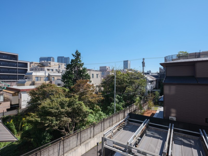バルコニーからの眺望です。都心の刺激を間近にしつつ、めいっぱいリフレッシュできる大切な空間です。