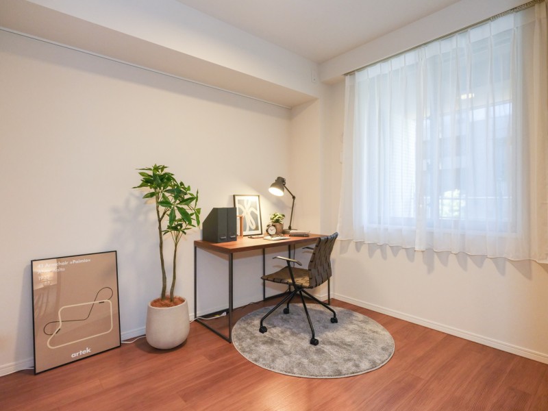 洋室3はリビング横のお部屋です。引き戸の開閉で拡張リビングとしても、プライベート空間としてもお使いいただけます。