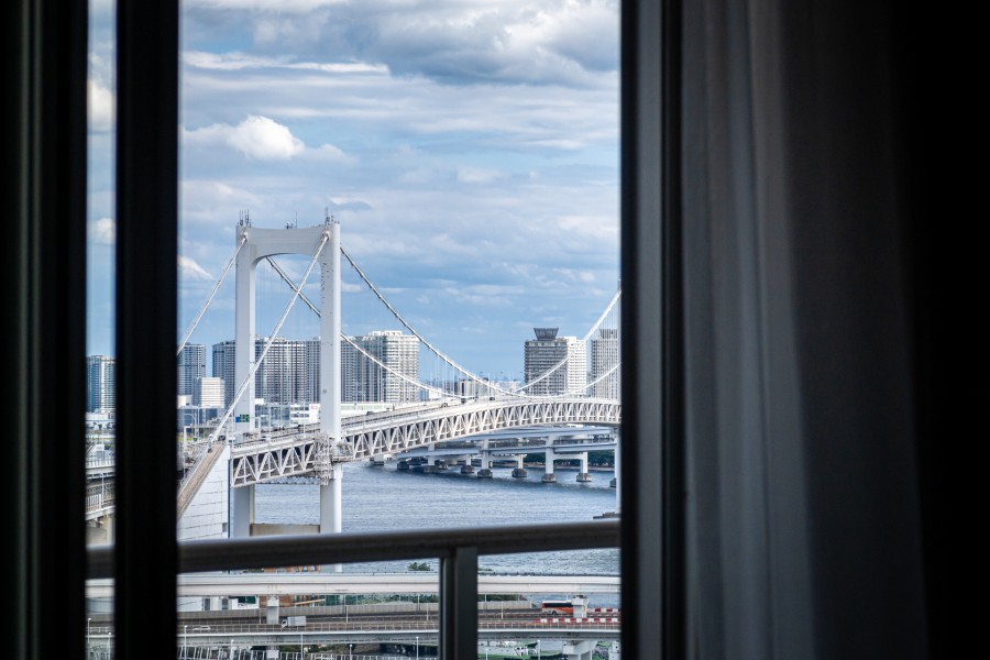 都心の刺激を間近に、胸のすく開放的な眺めをお楽しみいただける住まいです。