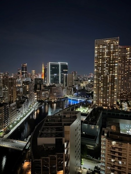 バルコニーを出て左手には「東京タワー」が見えます。夜になりよりいっそう存在感を放ち煌めく東京タワーを見ながら安らぎある暮らしを叶えませんか。
