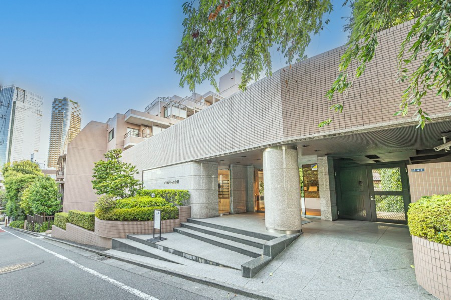 「ミッドタウン」「六本木ヒルズ」など徒歩圏内にお出かけスポット多数の好立地♪休日はイベントや美術展なども楽しめます。