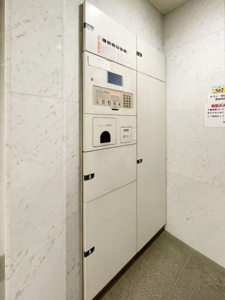 ◆宅配ボックス◆24時間いつでも荷物を受け取ることができるので、配達時間を気にせず過ごすことができます。対面での接触機会を最小限にでき、ウイルス対策の観点からも人気の設備です。