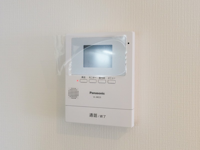◆TVモニター付インターホン◆訪ねてきた相手をモニター越しに確認でき、防犯対策に役立ちます。インターホン越しに話をすることが可能です。