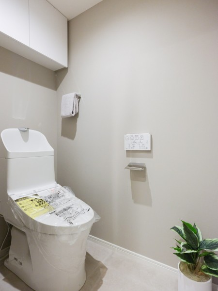 優れた節水効果や汚れが付きにくい便座など、ほしかった機能が揃ったウォシュレット一体型トイレです。
