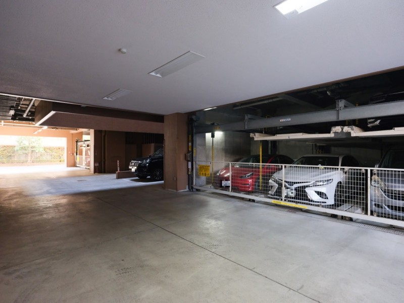 ◆駐車場◆ショッピングや旅行、レジャーが気軽に楽しめる駐車場を完備しています。※空き状況は変化することがございますのであらかじめご了承ください。