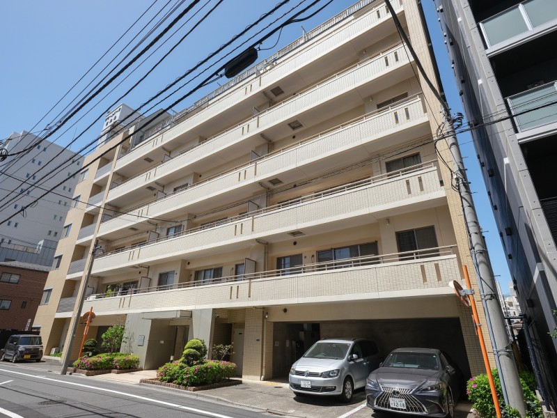 『押上』駅、『東京スカイツリー』駅ともに徒歩8分、３路線２駅利用可能なマンションです。静かな住環境で、利便性・住環境に優れた立地です！