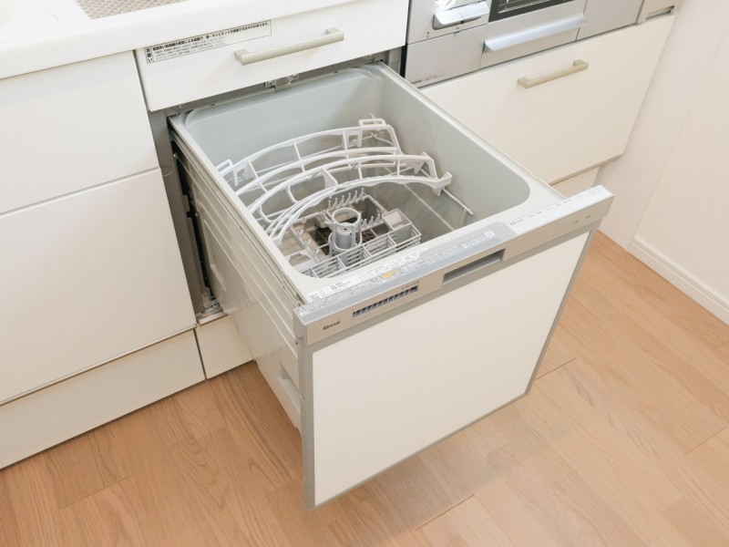 ◆食器洗浄乾燥機◆家事の時間を短縮できる優れもの。さらに節水・節約を同時に行うことができるので、大変人気があり重宝します。