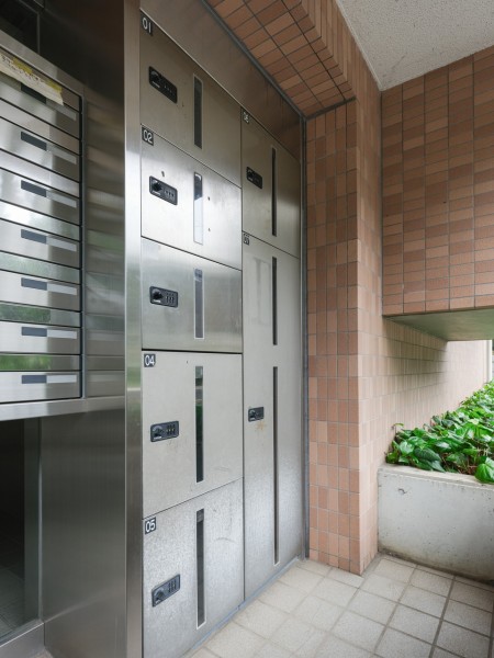 ◆宅配ボックス◆24時間いつでも荷物受け取りが可能。配達時間を気にせず過ごすことができます。ウイルス対策の観点からも人気の設備です。