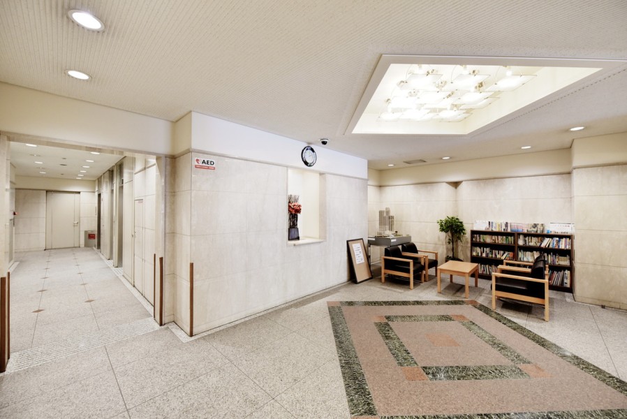 .平成14年建築、総戸数243戸です。JR住吉駅は快速電車が停車しますので、通勤通学も便利です。大阪駅まで乗車約21分、三宮駅まで乗車約6分で移動可能です。