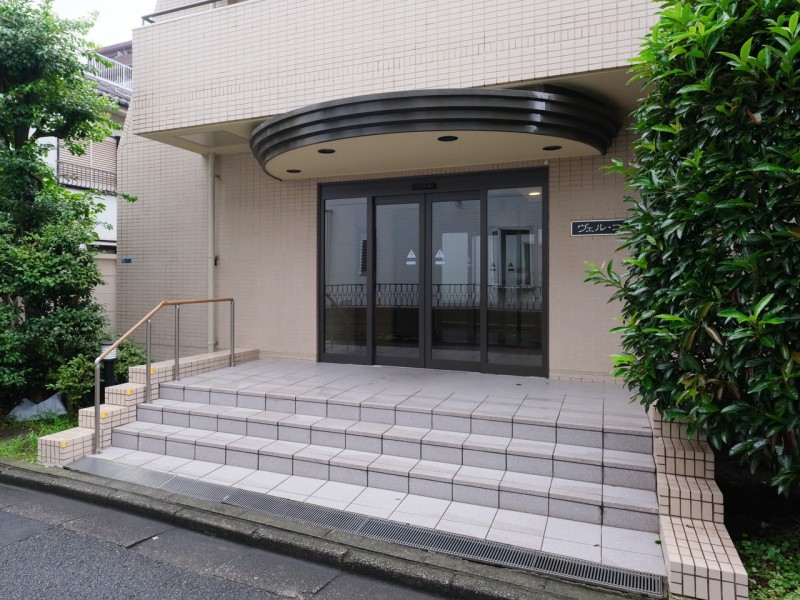 2024年共用部エントランス改修工事実施済み◎近隣には厄除けで有名な川崎大師も♪