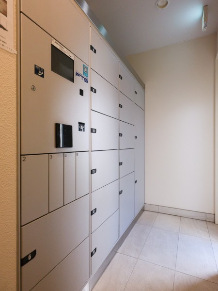 ◆宅配ボックス◆24時間いつでも荷物受け取りが可能。配達時間を気にせず過ごすことができます。ウイルス対策の観点からも人気の設備です。