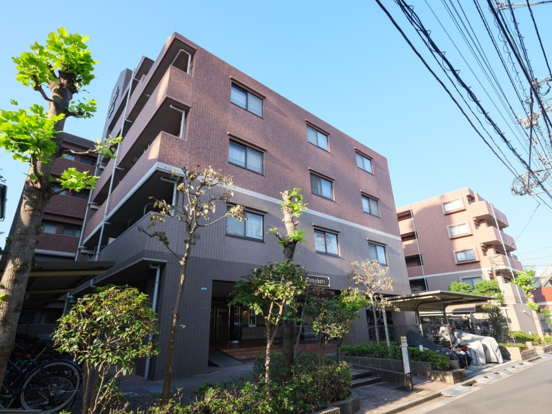 総戸数46戸、地上5階建ての管理の行き届いたマンションです。最寄りの『船堀』駅より『新宿』駅までは急行で約20分と利便性にも優れた立地です！