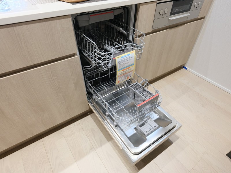 ◆食器洗い機◆家事の時間を短縮できる優れもの。さらに節水・節約を同時に行うことができるので、大変人気があり重宝します。
