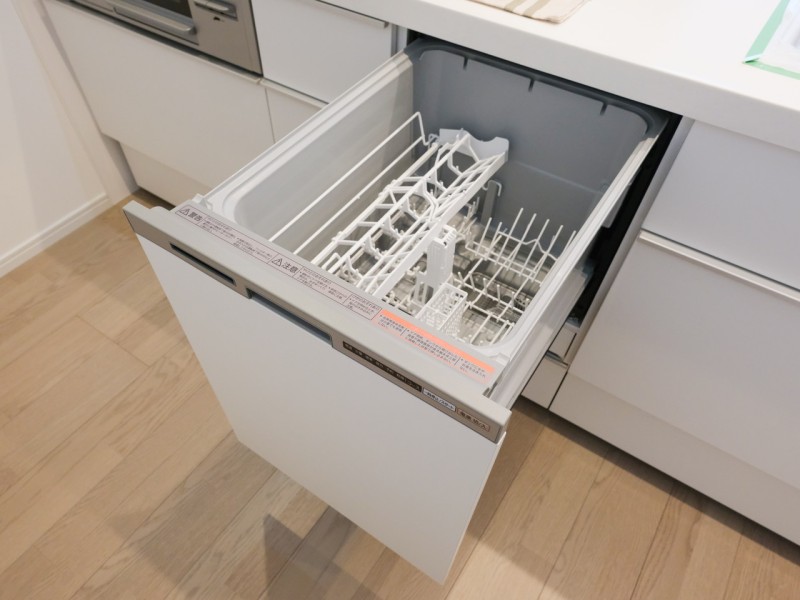 ◆食器洗い機◆家事の時間を短縮できる優れもの。さらに節水・節約を同時に行うことができるので、大変人気があり重宝します。