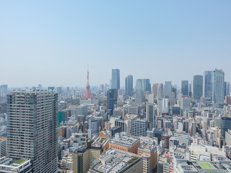 東京タワービューの開放感ある眺望が楽しめます。高層ビル群が立ち並ぶ景色と、のびやかに広がる空が日常になり、至福の時間に包まれる住まいです。都心ならではの夜景も楽しめそうですね