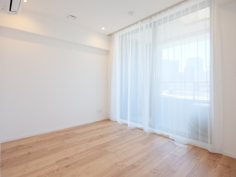 リビングからに隣接する洋室3はバルコニーに面した明るいお部屋です。