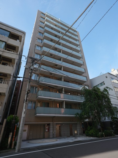 御屋敷町の平河町に位置する14階建てレジデンスです。安心の免震構造・2020年共用部大規模修繕工事実施済み。物件周辺はスーパーやコンビニ、飲食店が揃った暮らしやすい住環境です。