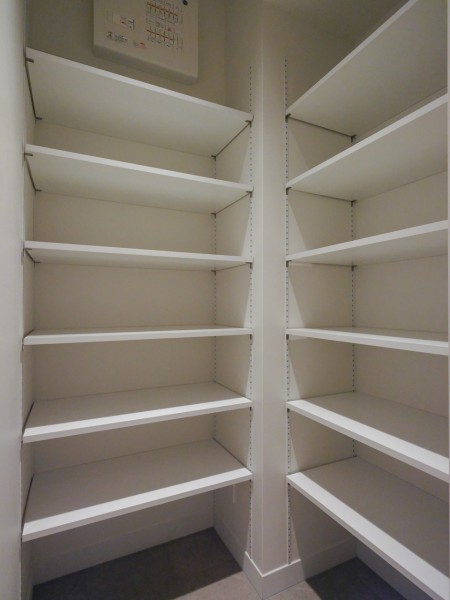 大容量のシューズインクローゼットを備え付けたので、玄関をすっきり綺麗に保てます。