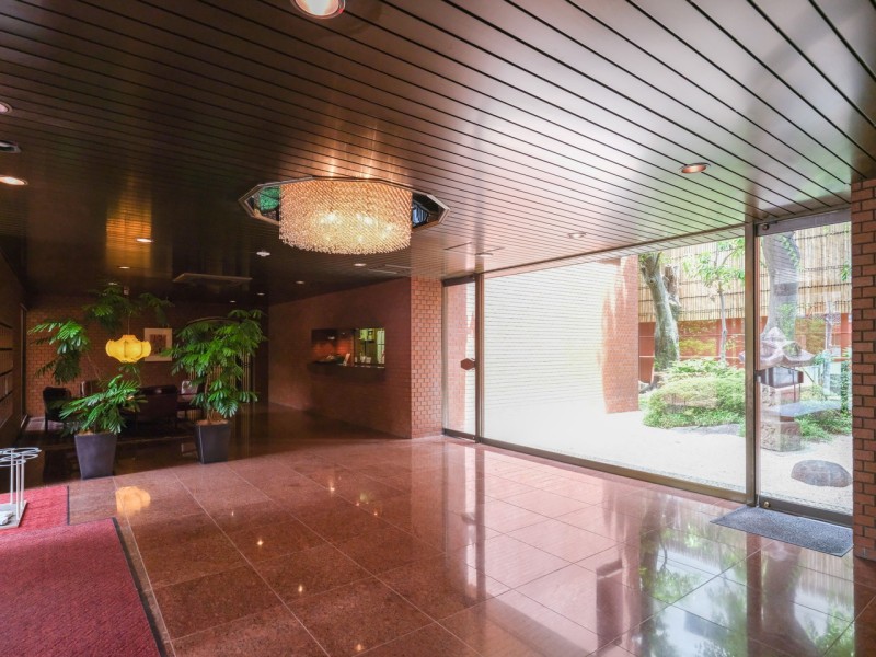 定期的なメンテナンスが行われ、管理が行き届いたマンションです。大切に住み継がれてきた様子が伺えます