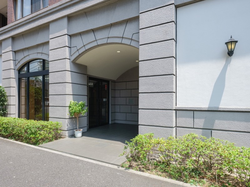 格調あふれるデザインで日常の慌ただしさをリセットしてくれる品格ある迎賓空間です。心地の良い安らぎに満ちた暮らしへ誘います。