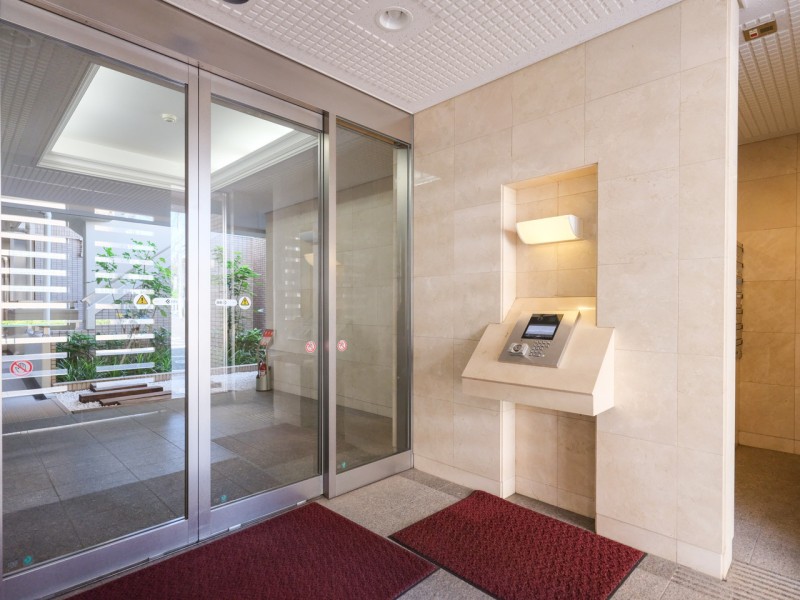 ◆オートロック◆居住者以外の侵入を拒み、不審者や不要なセールスを撃退することができます。安心感を得られるのも大きなポイントです。