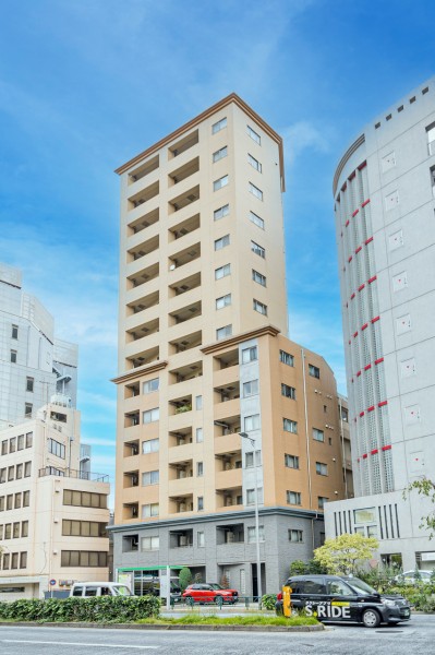 3路線利用可『恵比寿』駅徒歩5分の好立地。恵比寿や広尾など気品あふれる街並みが生活圏、都会ならではの利便性が高いエリアとなっています。