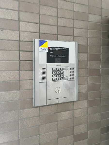 ◆オートロック◆居住者以外の侵入を拒み、不審者や不要なセールスを撃退することができます。安心感を得られるのも大きなポイントです。