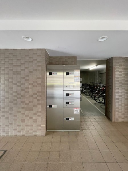 ◆宅配ボックス◆24時間いつでも荷物受け取りが可能。配達時間を気にせず過ごすことができます。ウイルス対策の観点からも人気の設備です。