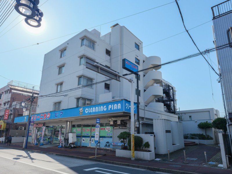 3駅2路線利用可能な交通至便な立地！安心の新耐震基準適合マンションです。物件目の前にあるバス停から田園調布方面・蒲田方面への移動も快適です♪