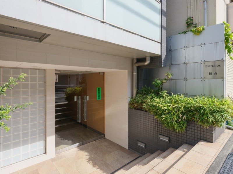 穏やかな時間が流れるエントランスが居住者様を安らぎの住まいへと誘います。