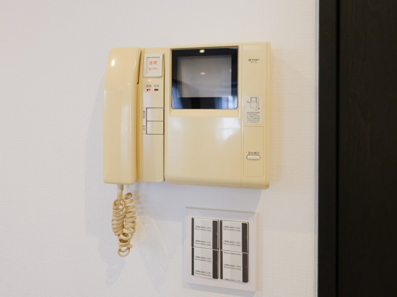 ◆TVモニター付インターホン◆訪ねてきた相手をモニター越しに確認でき、防犯対策に役立ちます。インターホン越しに話をすることが可能です。
