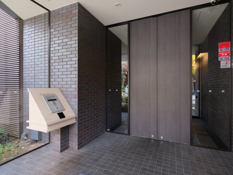 ◆オートロック◆居住者以外の侵入を拒み、不審者や不要なセールスを撃退することができます。安心感を得られるのも大きなポイントです。