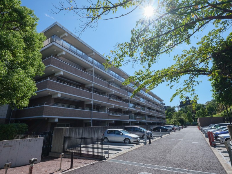 ◆駐車場◆ショッピングや旅行、レジャーが気軽に楽しめる駐車場を完備しています。※空き状況は変化することがございますのであらかじめご了承ください。