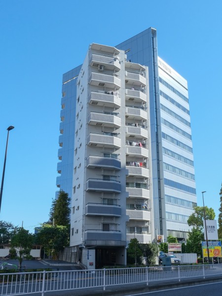 『王子』駅徒歩8分に位置する新耐震基準適合マンションです。3路線が利用可能、周辺にはコーナン、オーケーなどの買物施設が揃った利便性良好な住環境。桜の名所「飛鳥山公園」も徒歩圏内です♪