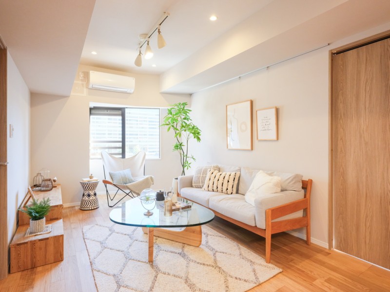 心地よい時間が流れ、明日への活力を養うことができる居心地の良いお部屋です。休日にはゆっくり日向ぼっこをして過ごすのもいいですね。