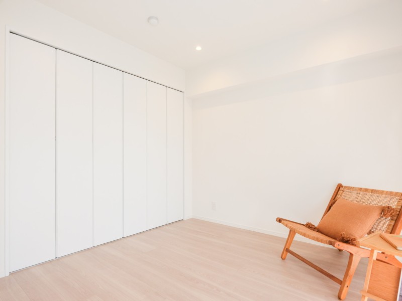 間口の広いクローゼットがあるため、居住スペースを広々とお使いいただけます。