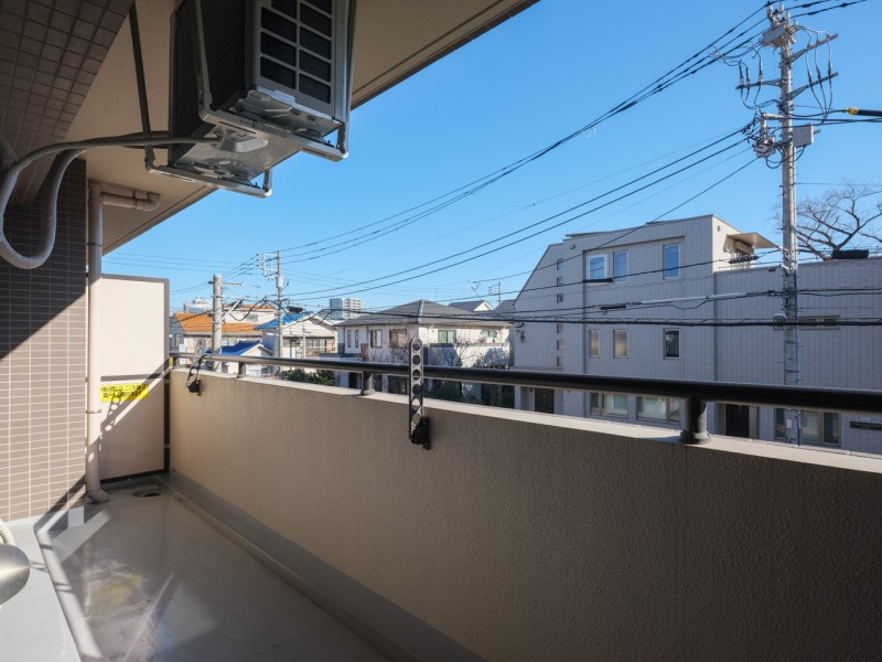 心地よい陽光を取り込み、空間をゆるやかに紡ぐバルコニーです。爽やかな風が感じられるリフレッシュにぴったりな空間です。