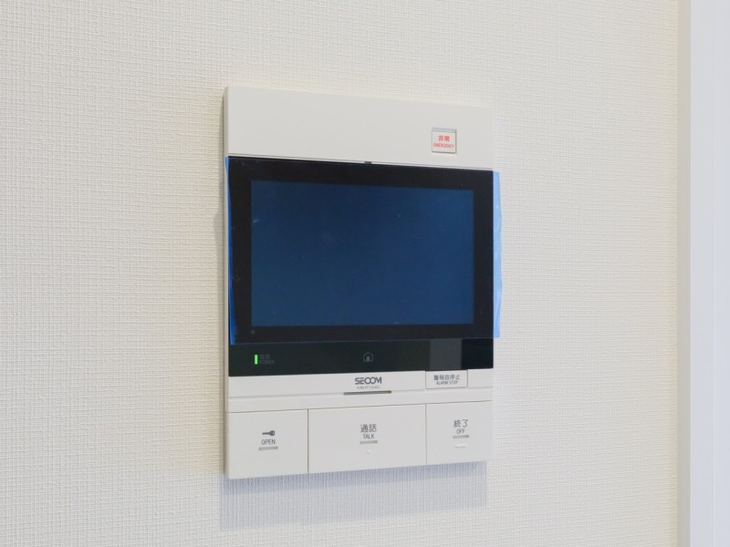 ◆TVモニター付インターホン◆訪ねてきた相手をモニター越しに確認でき、防犯対策に役立ちます。インターホン越しに話をすることが可能です。