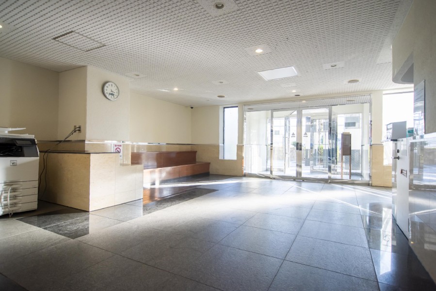 開放的な空間を感じるエントランスホールです。心地の良い安らぎに満ちた暮らしへ誘います